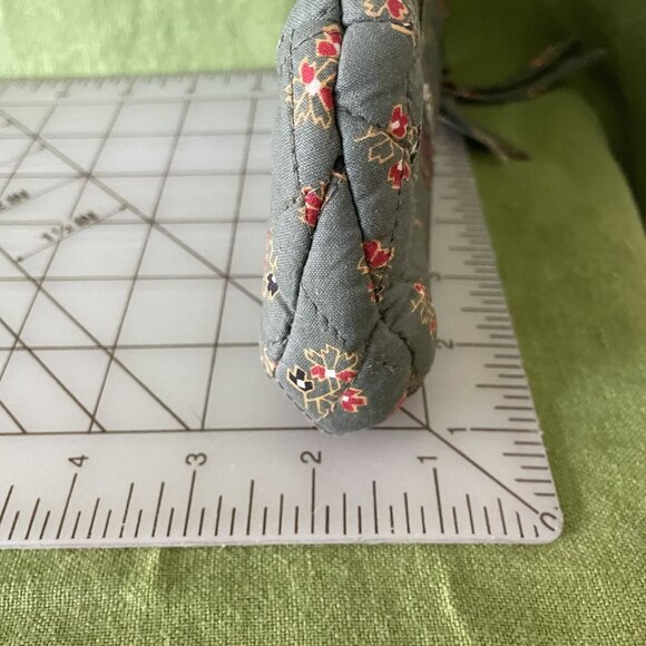 Vintage MaggiB Quilted Floral Two Compartment Belt Bag With Zipper Closures - Picture 8 of 8